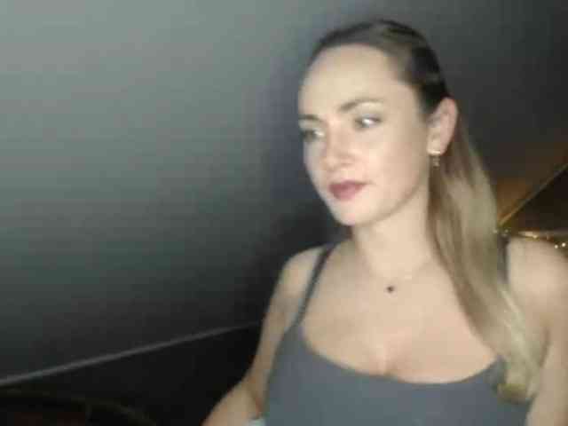 ScarlettXQueen webcam