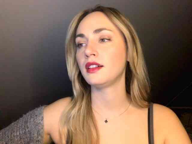 ScarlettXQueen webcam