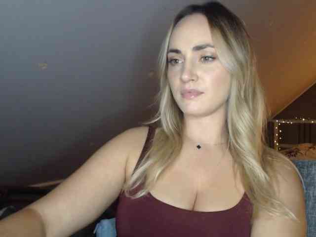 Model: ScarlettXQueen