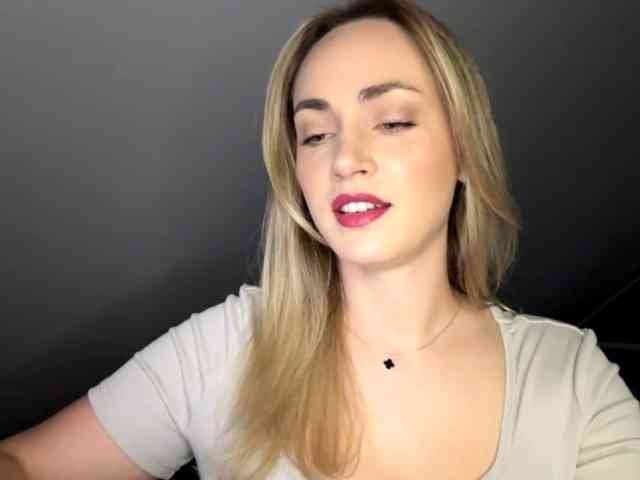 ScarlettXQueen webcam