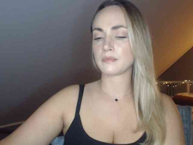 ScarlettXQueen webcam