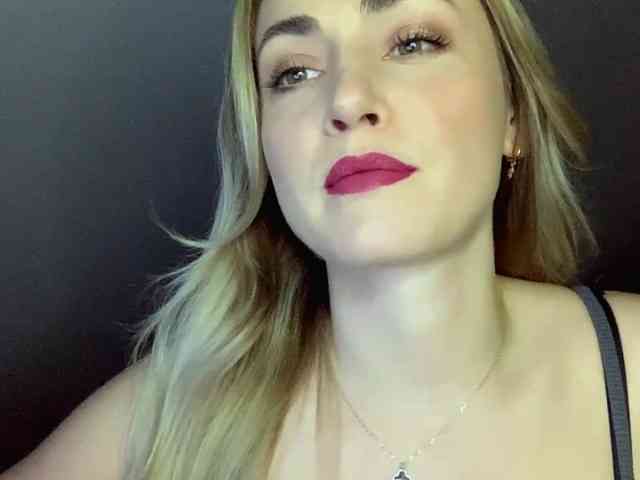 ScarlettXQueen webcam