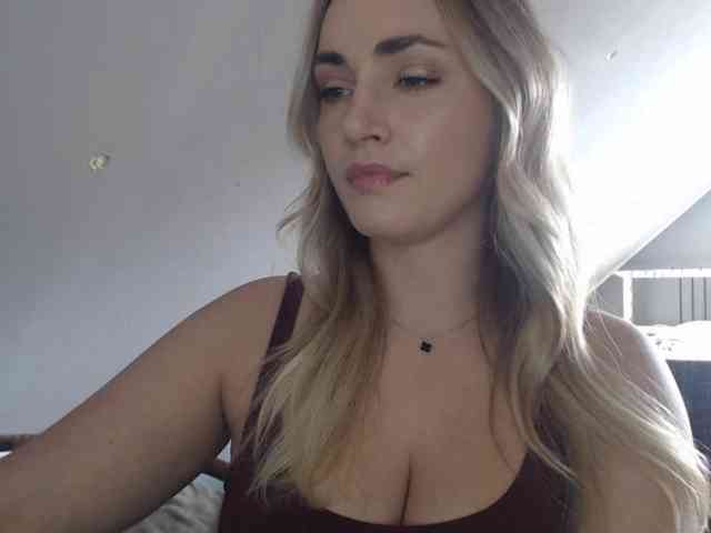 Model: ScarlettXQueen