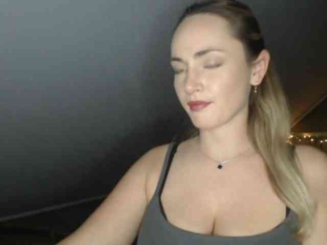 ScarlettXQueen webcam