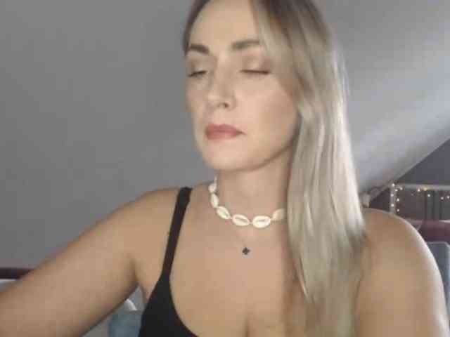 ScarlettXQueen webcam