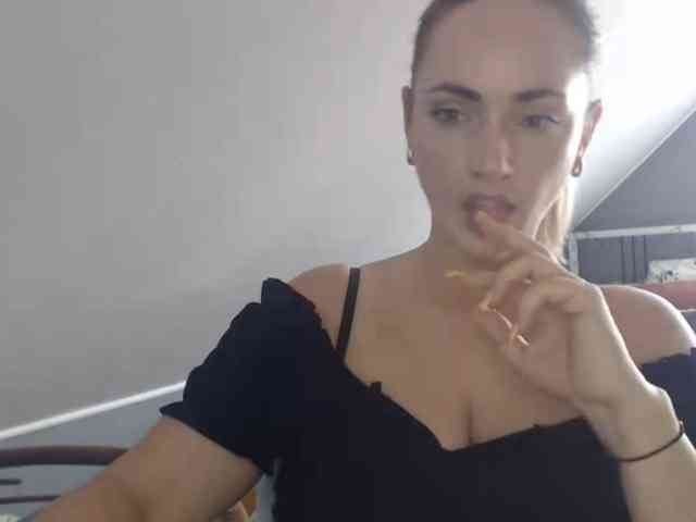 ScarlettXQueen webcam