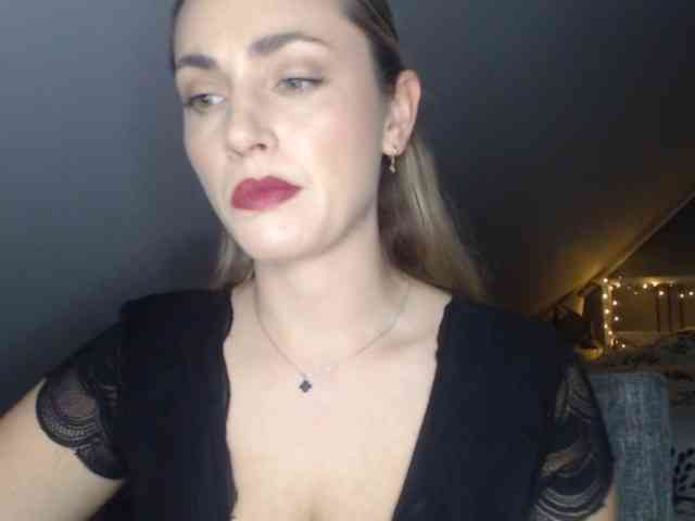 ScarlettXQueen webcam