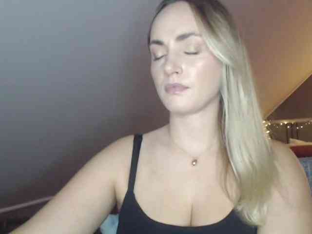 ScarlettXQueen webcam