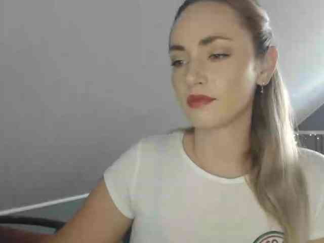 ScarlettXQueen webcam