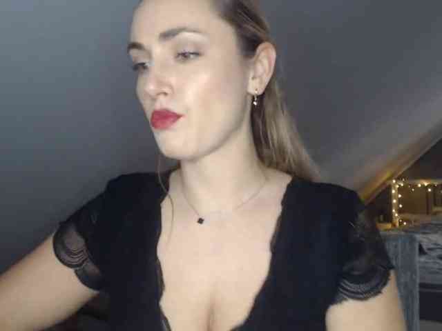 ScarlettXQueen webcam