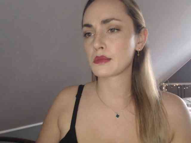 ScarlettXQueen webcam