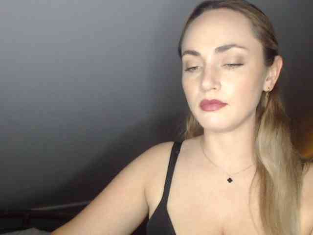 ScarlettXQueen webcam
