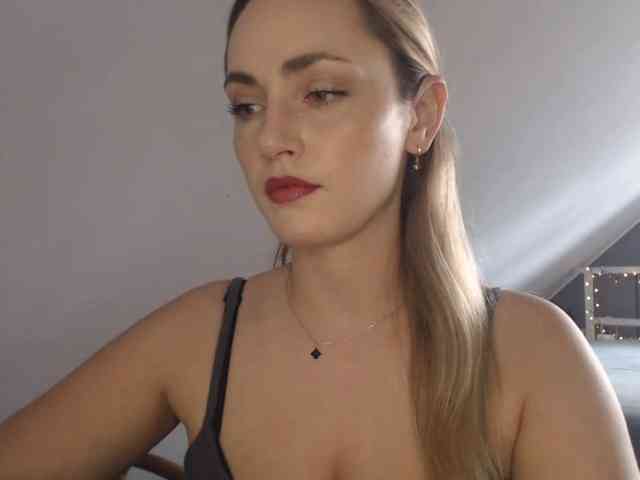 ScarlettXQueen webcam