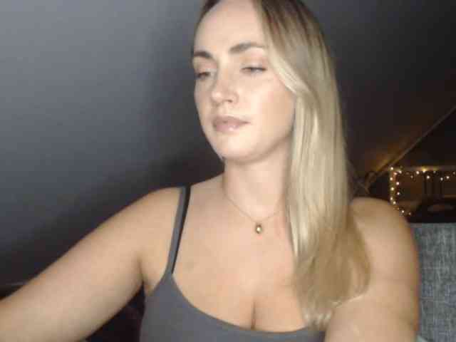 ScarlettXQueen webcam