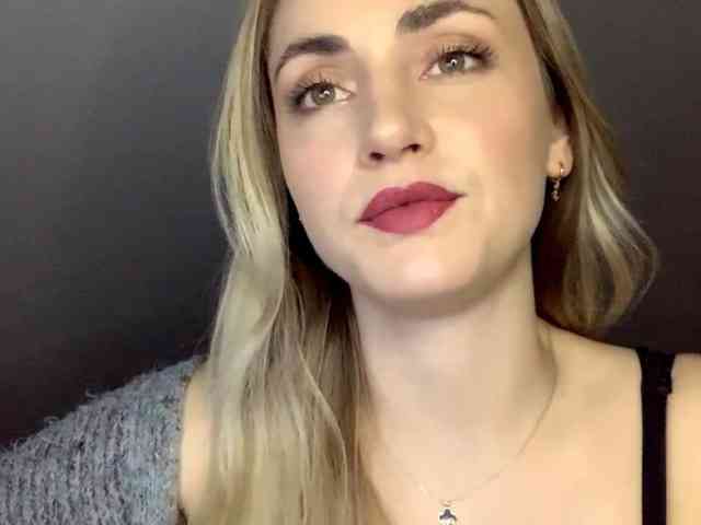 ScarlettXQueen webcam