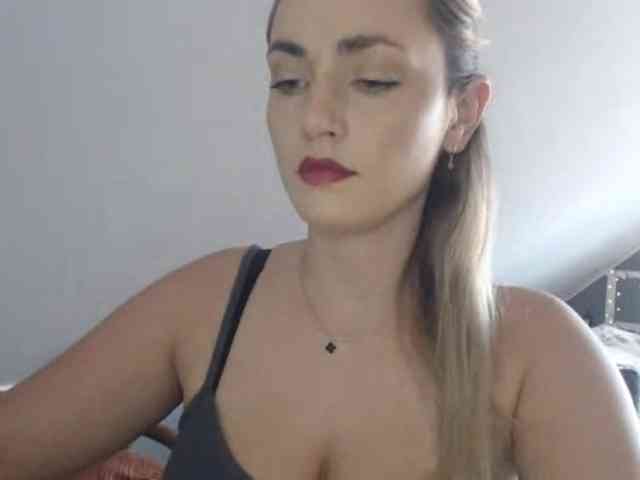 ScarlettXQueen webcam