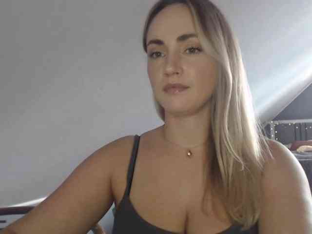 ScarlettXQueen webcam