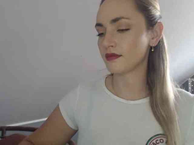 ScarlettXQueen webcam