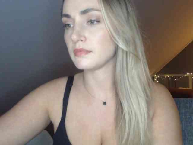 ScarlettXQueen webcam