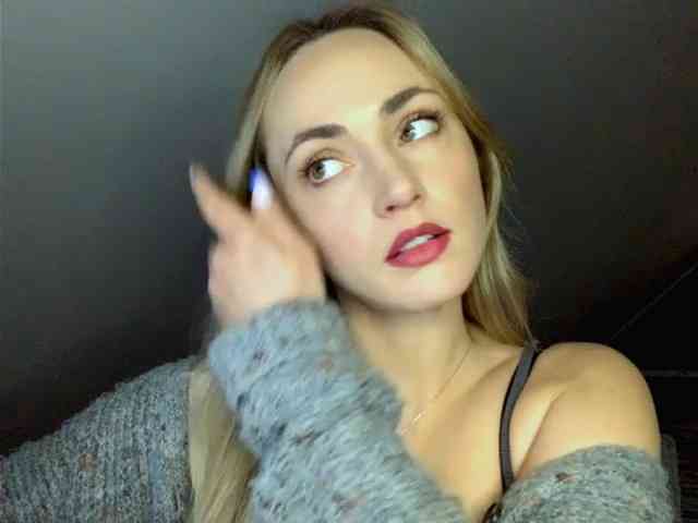 ScarlettXQueen webcam