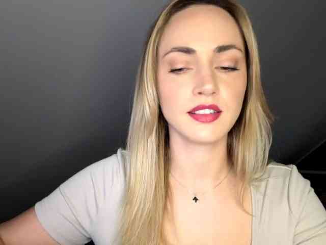 ScarlettXQueen webcam