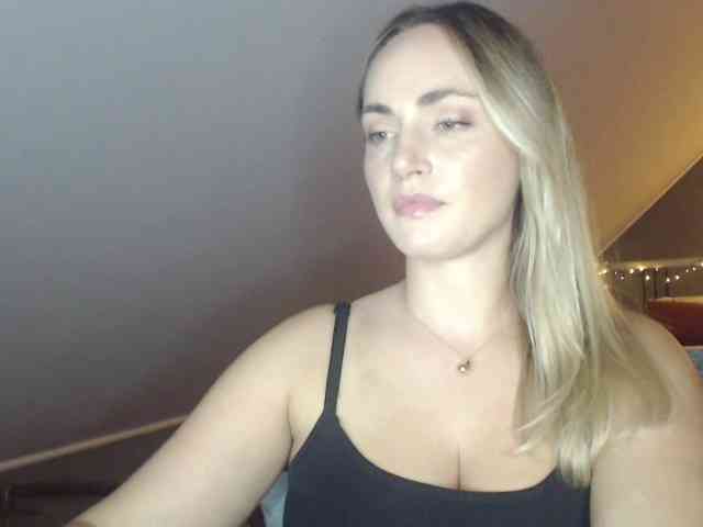 ScarlettXQueen webcam