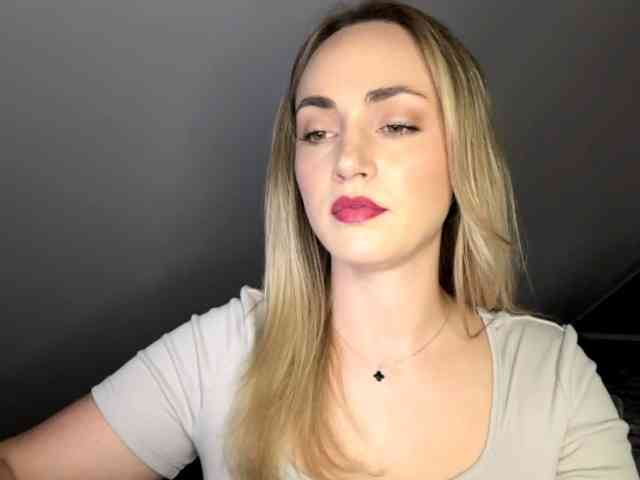 ScarlettXQueen webcam