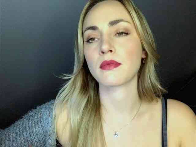 ScarlettXQueen webcam