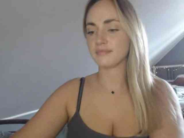 ScarlettXQueen webcam