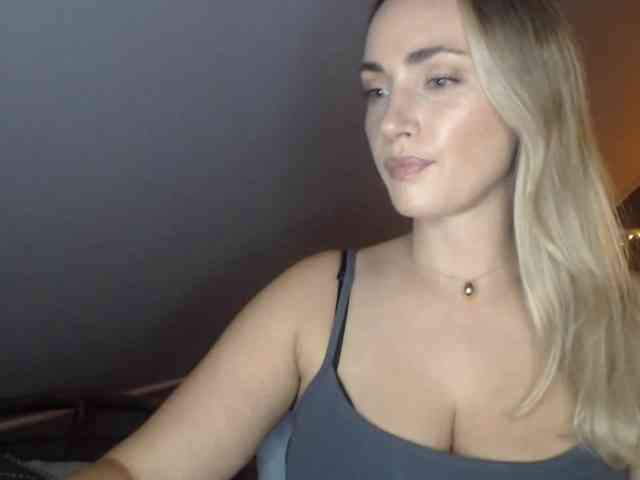 ScarlettXQueen webcam