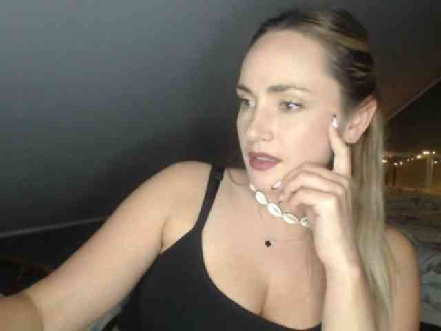 ScarlettXQueen webcam