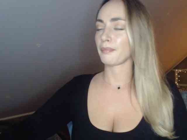 ScarlettXQueen webcam
