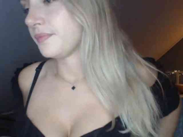 ScarlettXQueen webcam