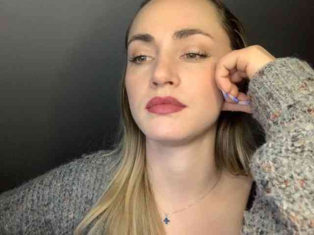 ScarlettXQueen webcam