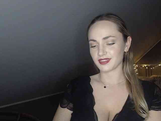 ScarlettXQueen webcam