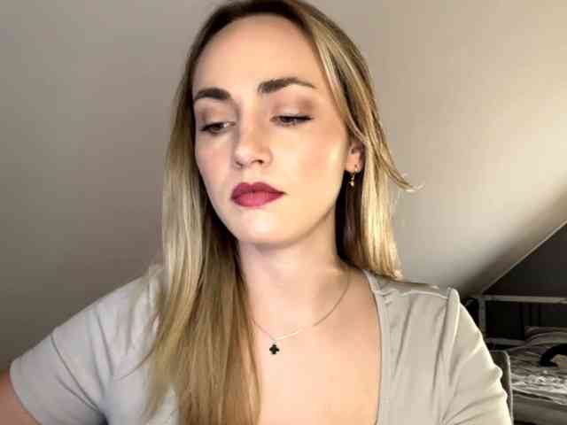 ScarlettXQueen webcam