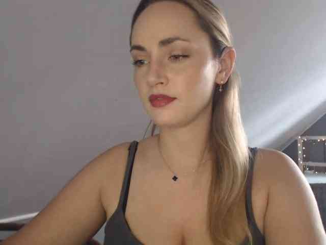 ScarlettXQueen webcam