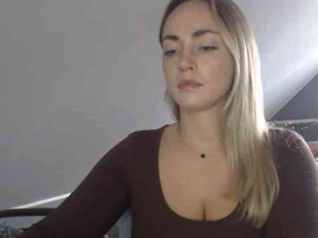 Model: ScarlettXQueen