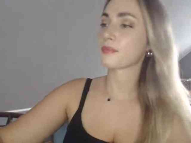Model: ScarlettXQueen