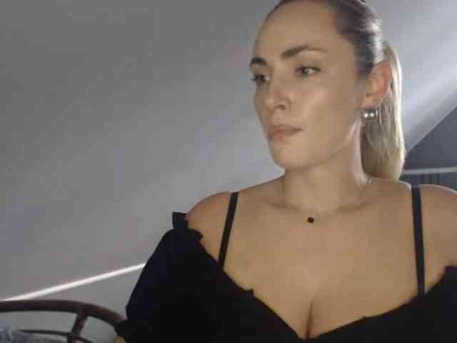 ScarlettXQueen webcam