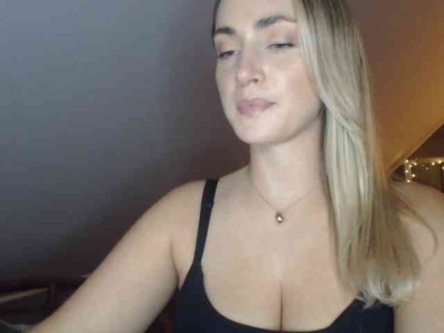 ScarlettXQueen webcam