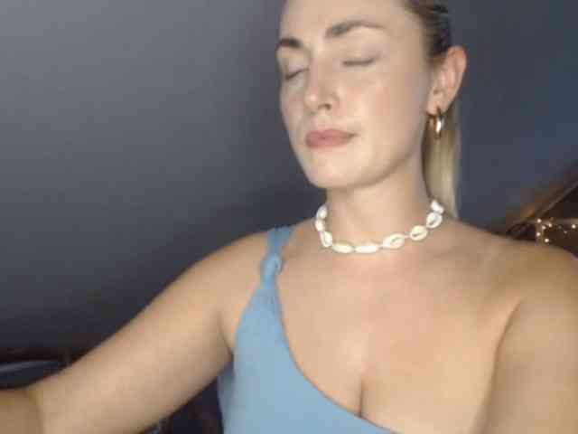 ScarlettXQueen webcam