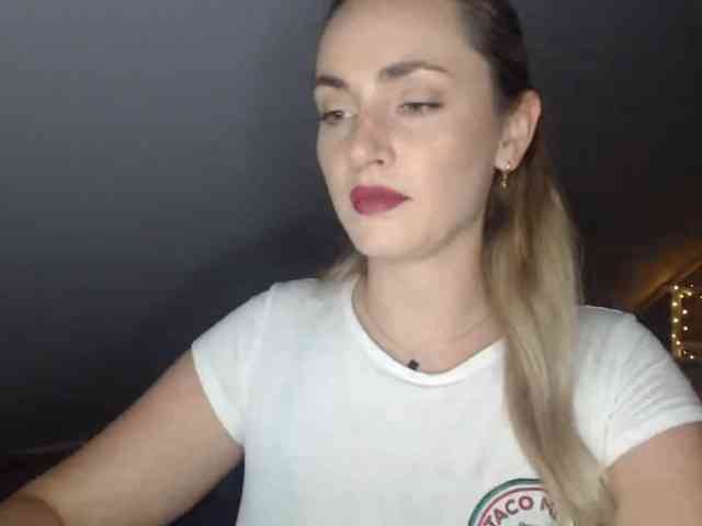 ScarlettXQueen webcam