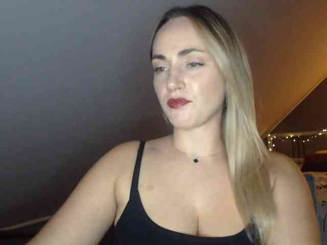 ScarlettXQueen webcam