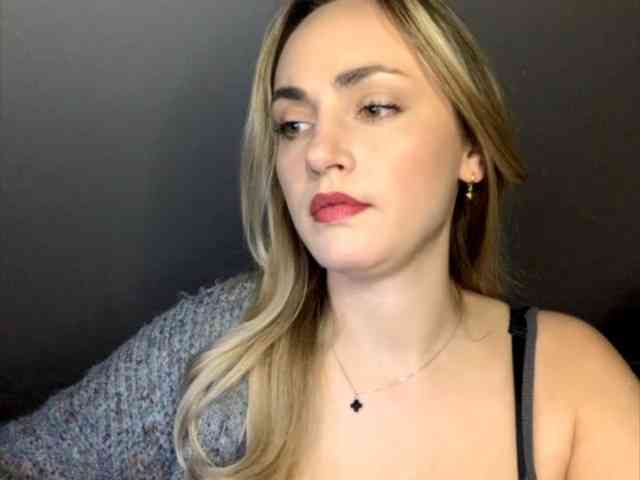 ScarlettXQueen webcam
