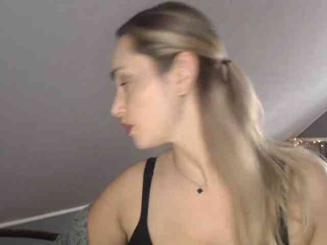 ScarlettXQueen webcam