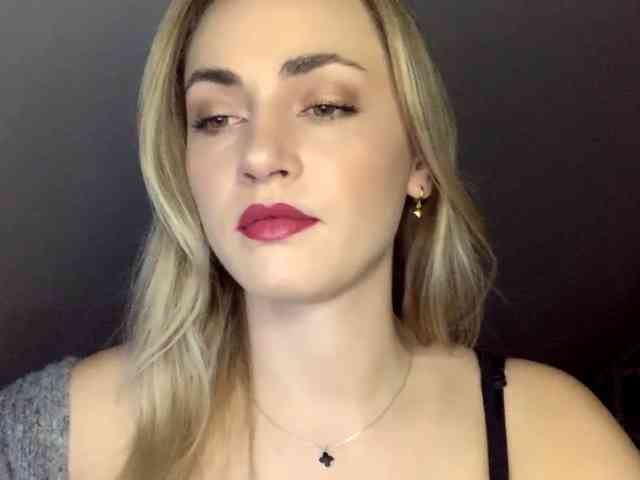 ScarlettXQueen webcam