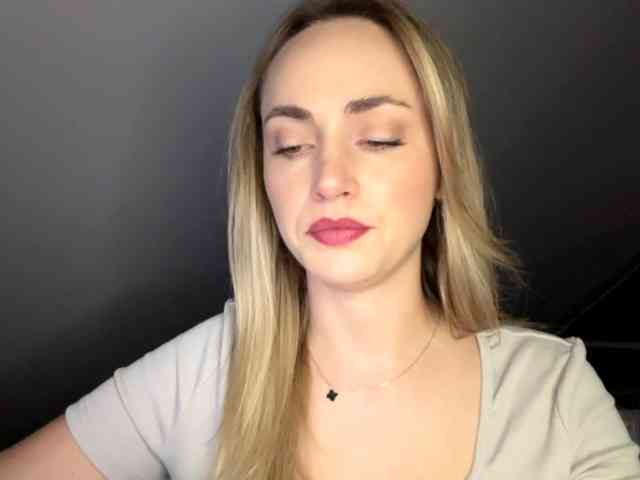 ScarlettXQueen webcam