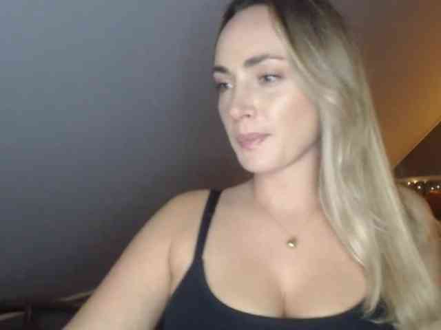 ScarlettXQueen webcam