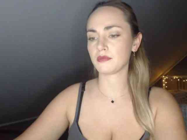ScarlettXQueen webcam